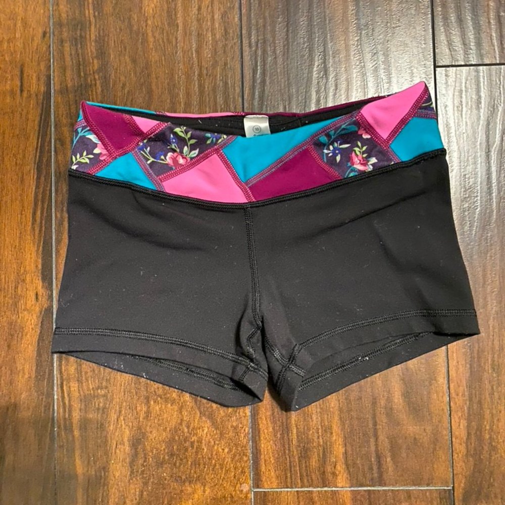 Girls Ivivva gymnastic shorts Sz.10